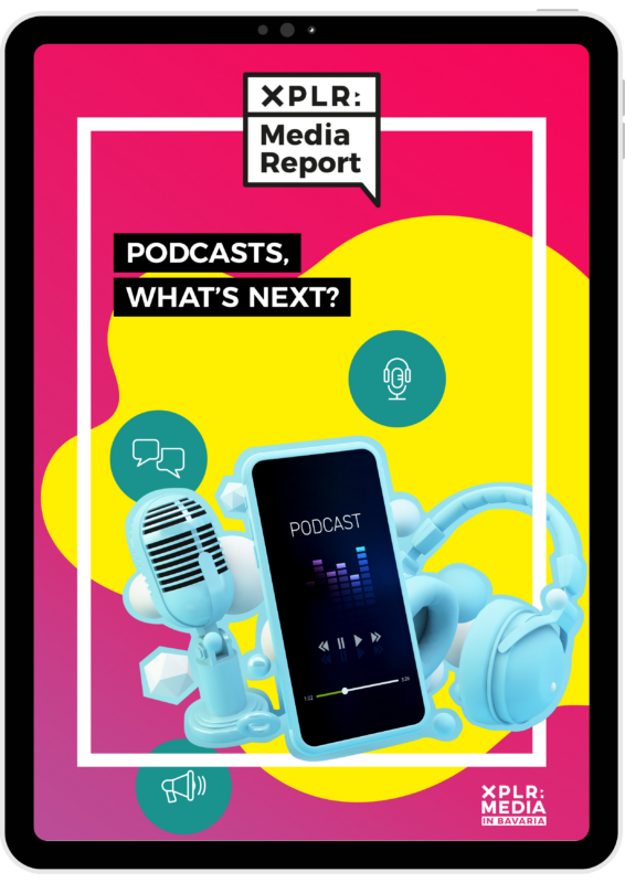 Das Cover des XPLR: MEDIA Podcast Reports mit einer Collage aus Smartphone, Kopfhörern und Podcast-Mikro.
