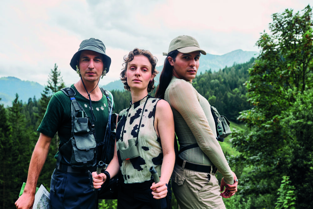 Drei Personen aus dem Film "Sisi" schauen in die Kamera